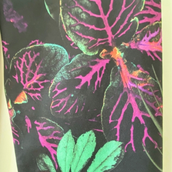 Nike Pro Dri-Fit Tropical/Botanical Print Leggings - Picture 4 of 6